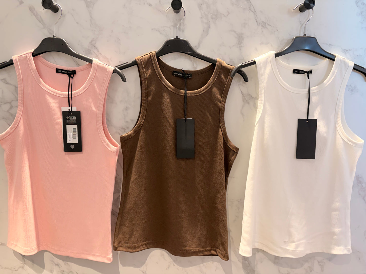 Basic Tanktop Just Woman — Bruin | Scoop Neck | One Size