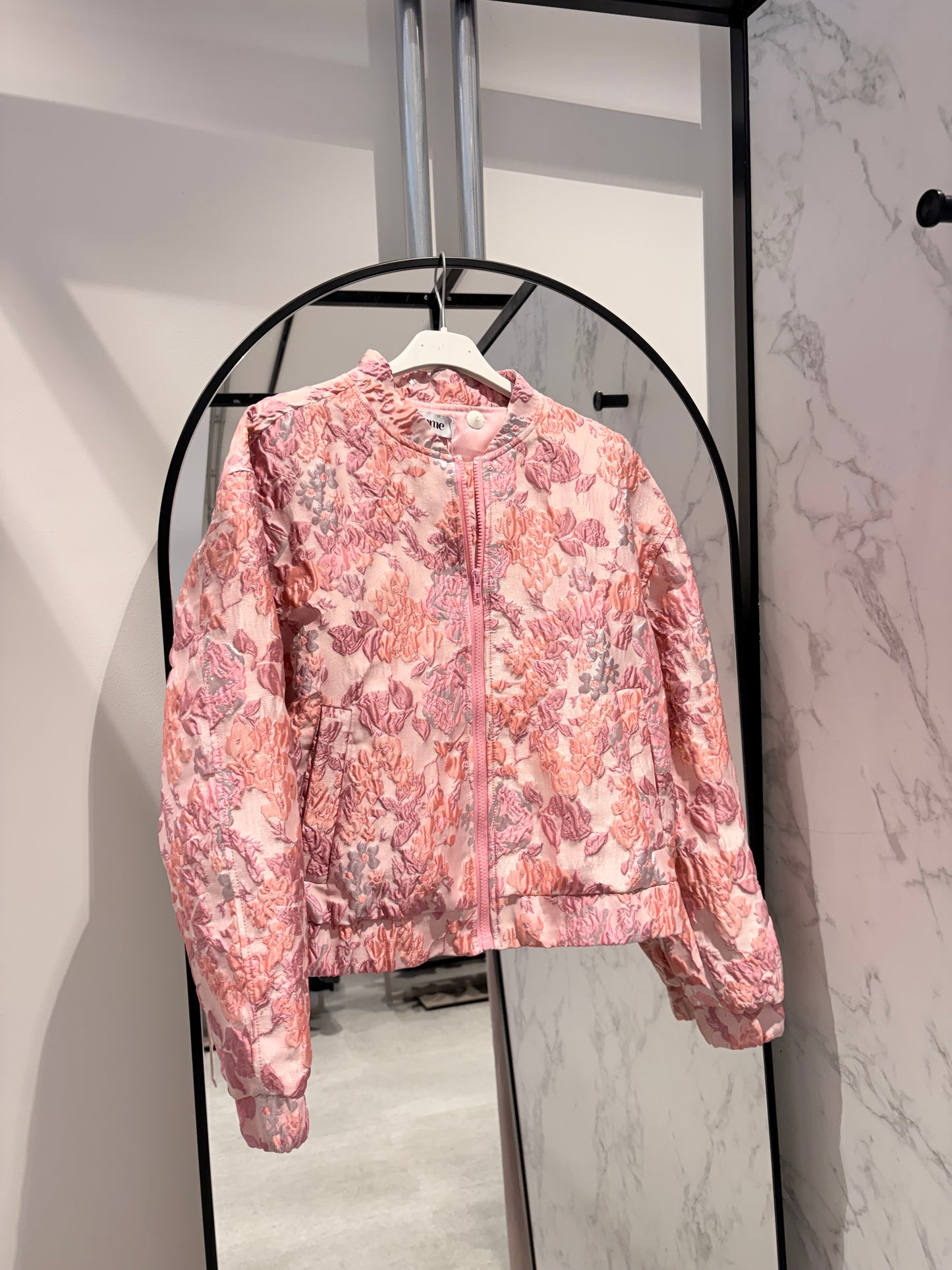 Gebloemd Jasje Gimme — Kleurrijk Bloemenprint