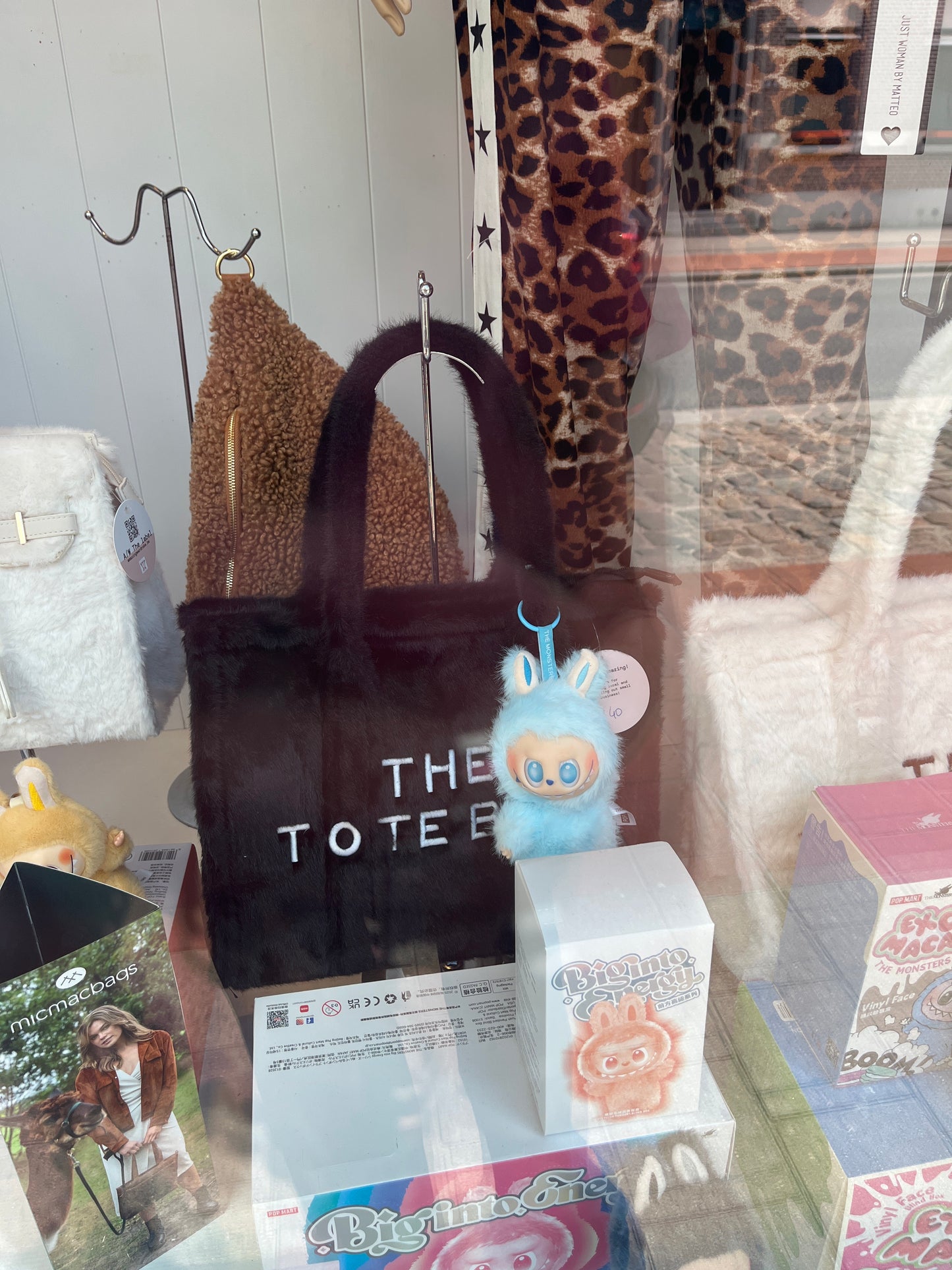 Large fluffy totebag
