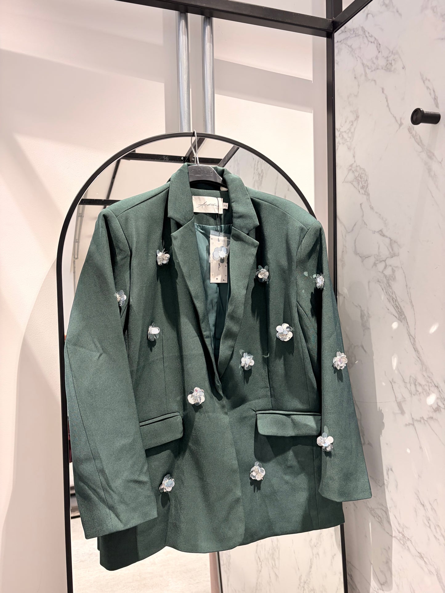 Blazer Ambika — Getailleerde Damesblazers