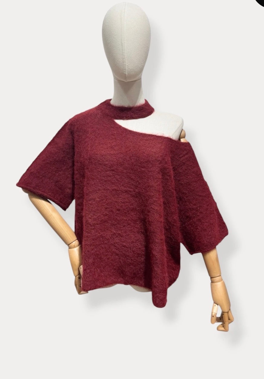 L'Épaule Nue L'essentiel Asymmetrical 3/4-sleeve sweater