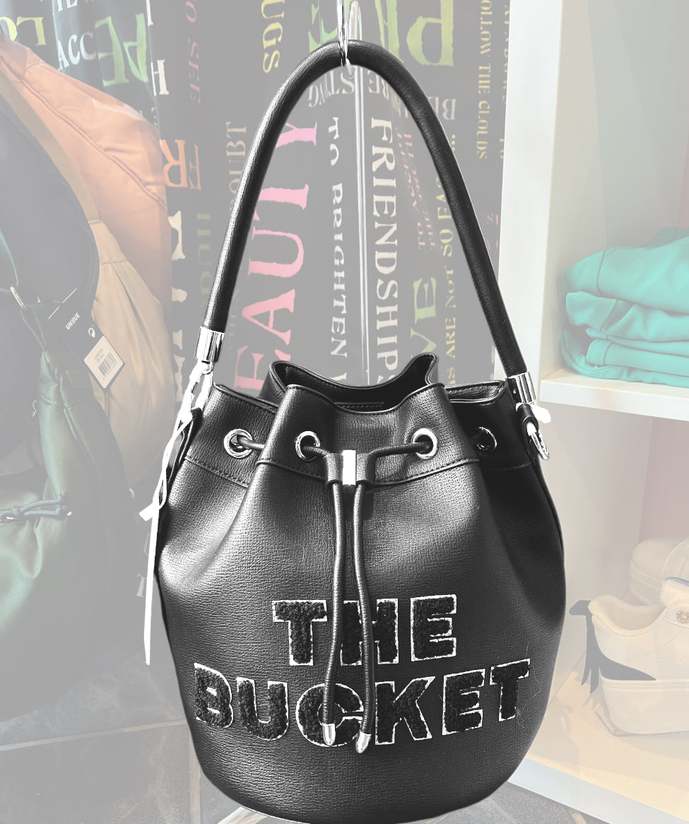 The bucket - Tom & Eva