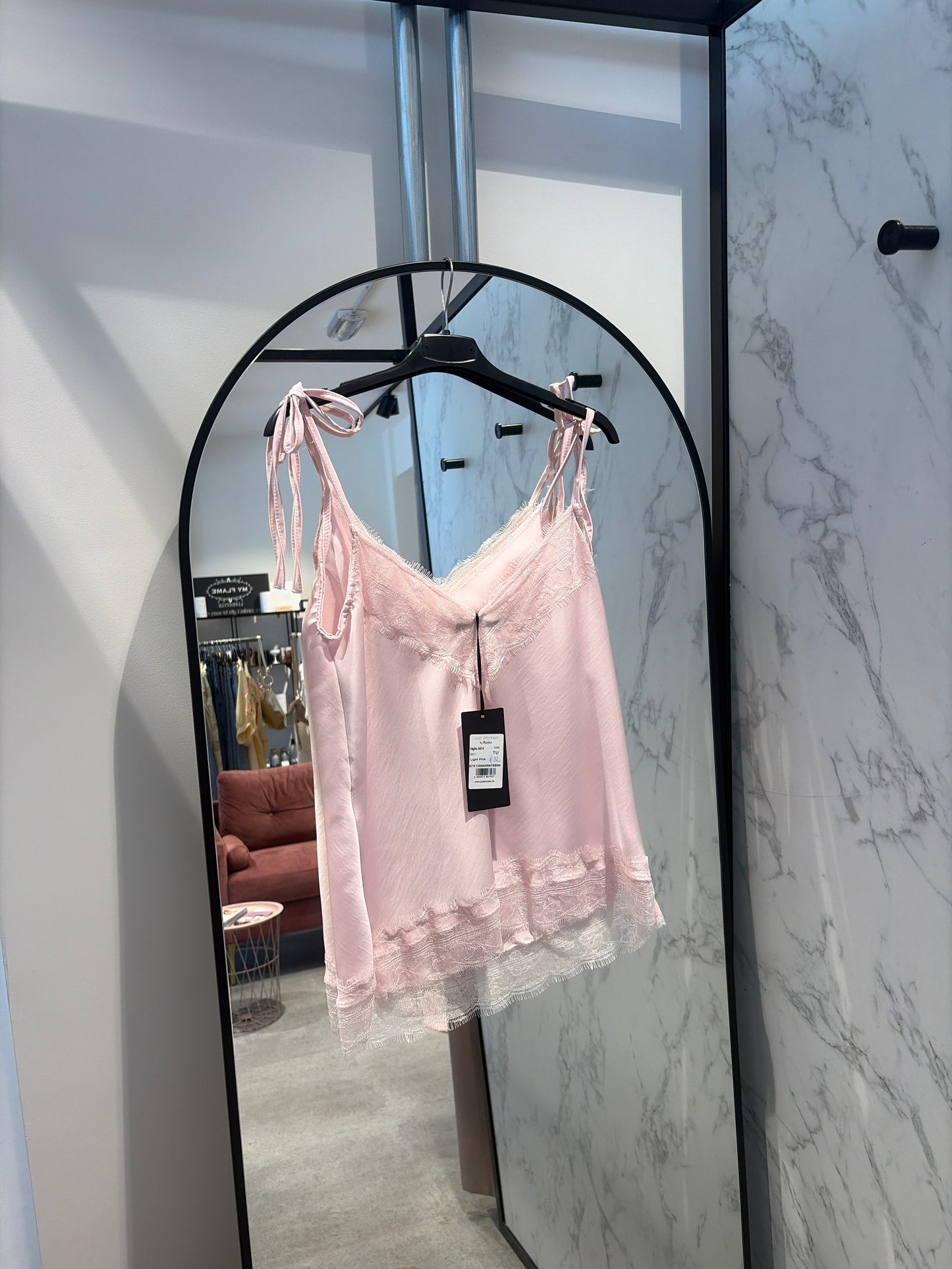 Top Just Woman — Geel Satijn Cami met Strikjes