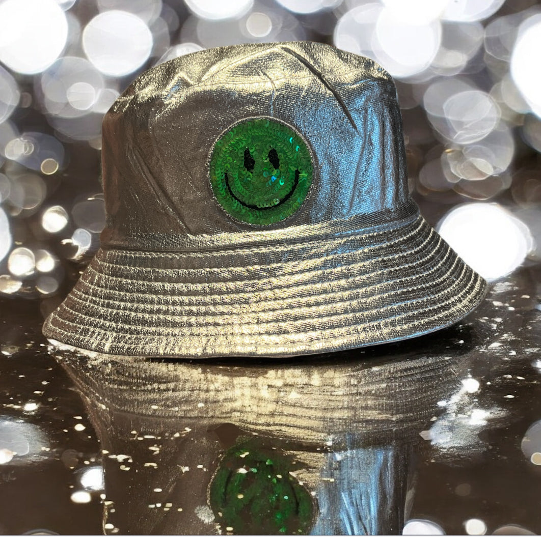 bucket hat smiley