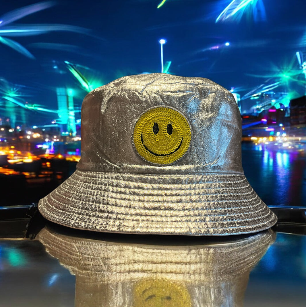 bucket hat smiley