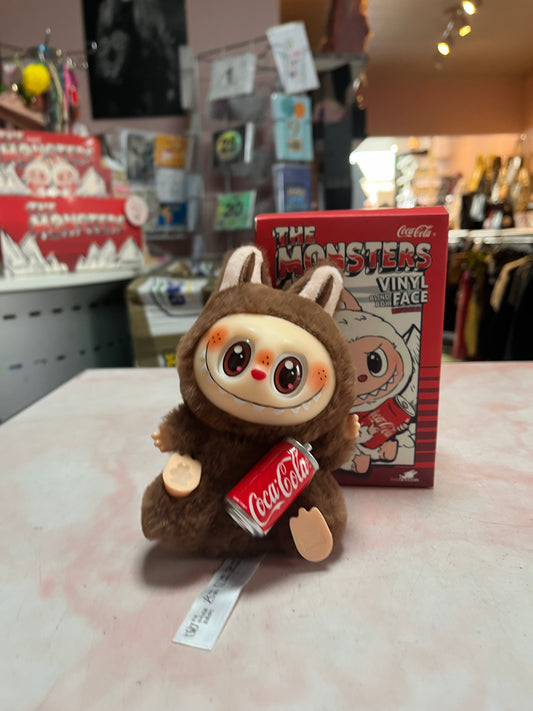 labubu coca cola edition (wit)