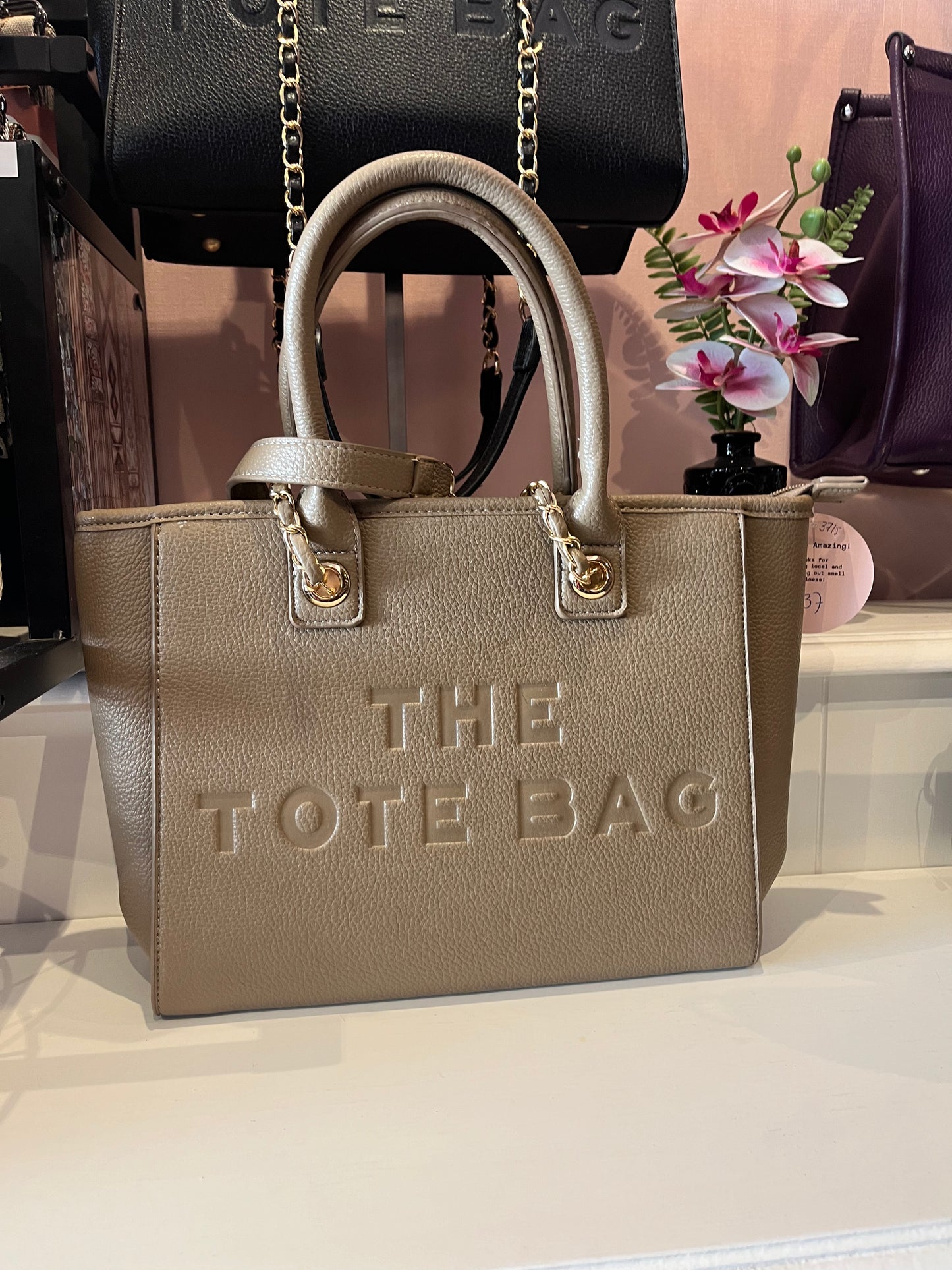 the tote bag met kettingriem
