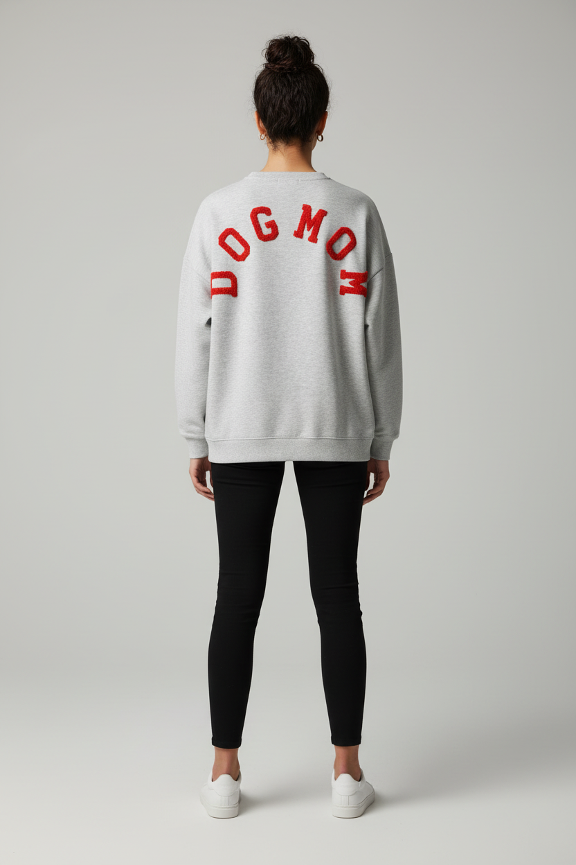 DOGMOM sweater op model