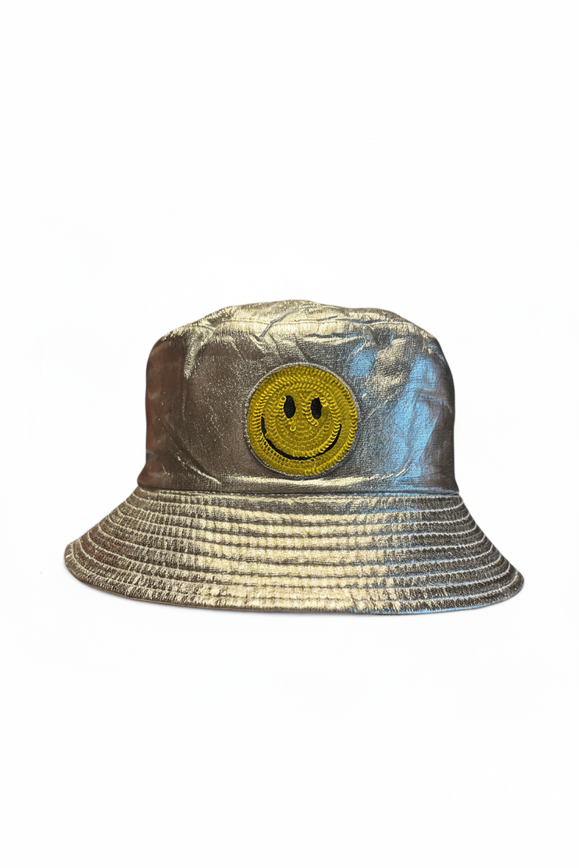 Bucket hat smiley