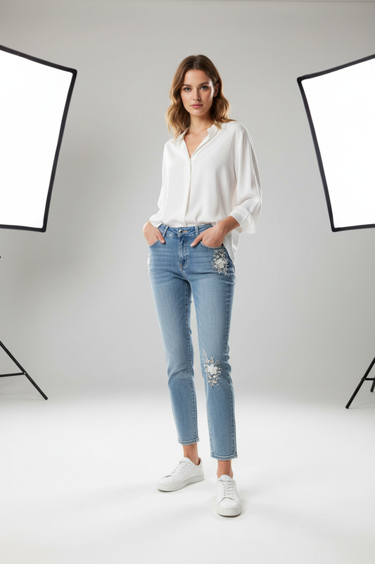 Model draagt Zac&Zoe jeans - moderne stijlvolle look