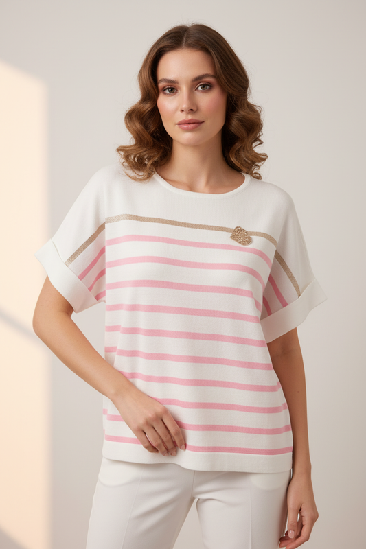 Model in Top Just Woman - editorial stijl