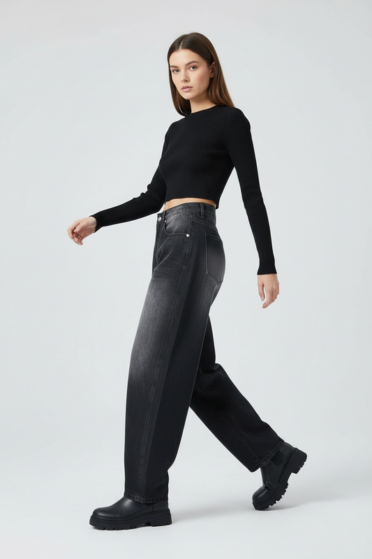 Model draagt Gimme balloon pants - trendy balloon silhouet