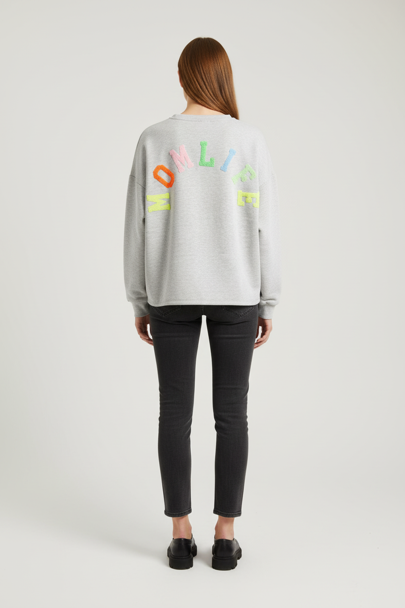 WOW LIFE sweater op model
